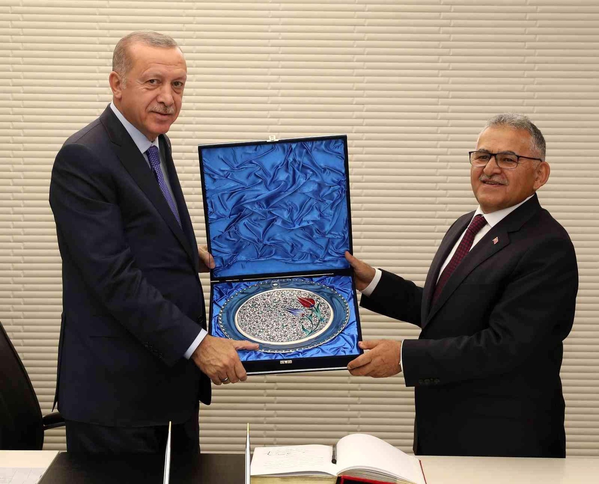 Başkan Büyükkılıç, AK Parti\'nin İktidara Gelişinin 19. Yıl Dönümünü Kutladı