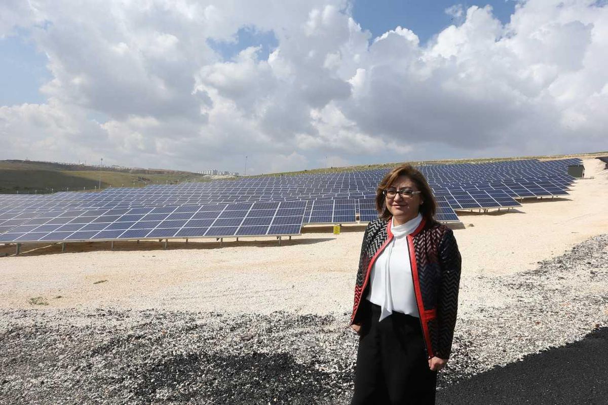Büyükşehir Belediye Başkanı Şahin, Belediye Başkanları Sözleşmesi\'ne imza attı
