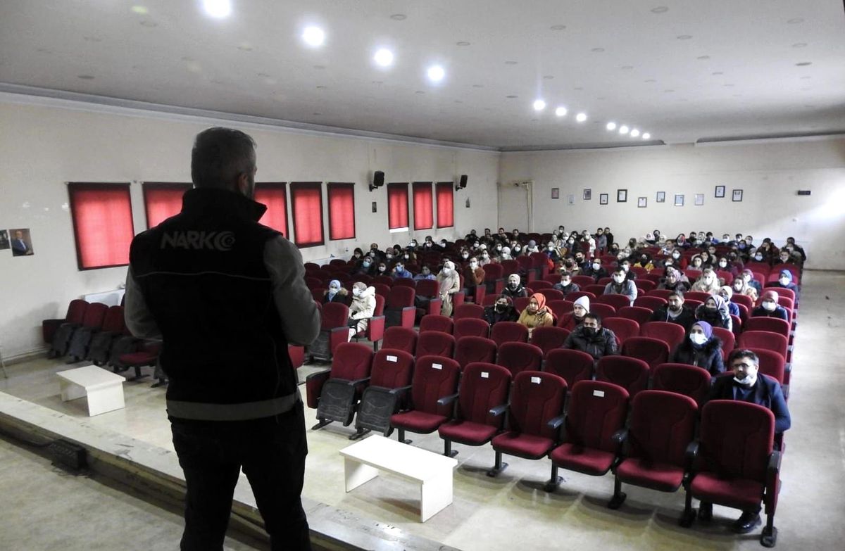 Doğubayazıt\'ta NarkoRehber semineri düzenlendi