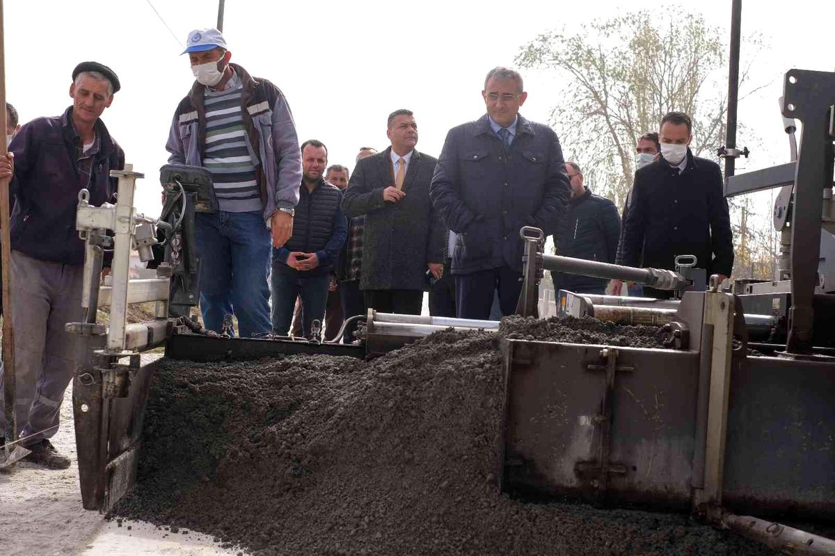 Enne\'ye beton asfalt