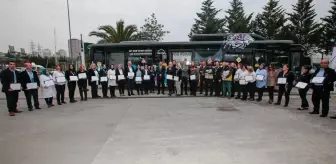 İETT'nin 24 kadın şoförü, güvenli sürüş eğitimini tamamlayarak sertifikalarını aldı