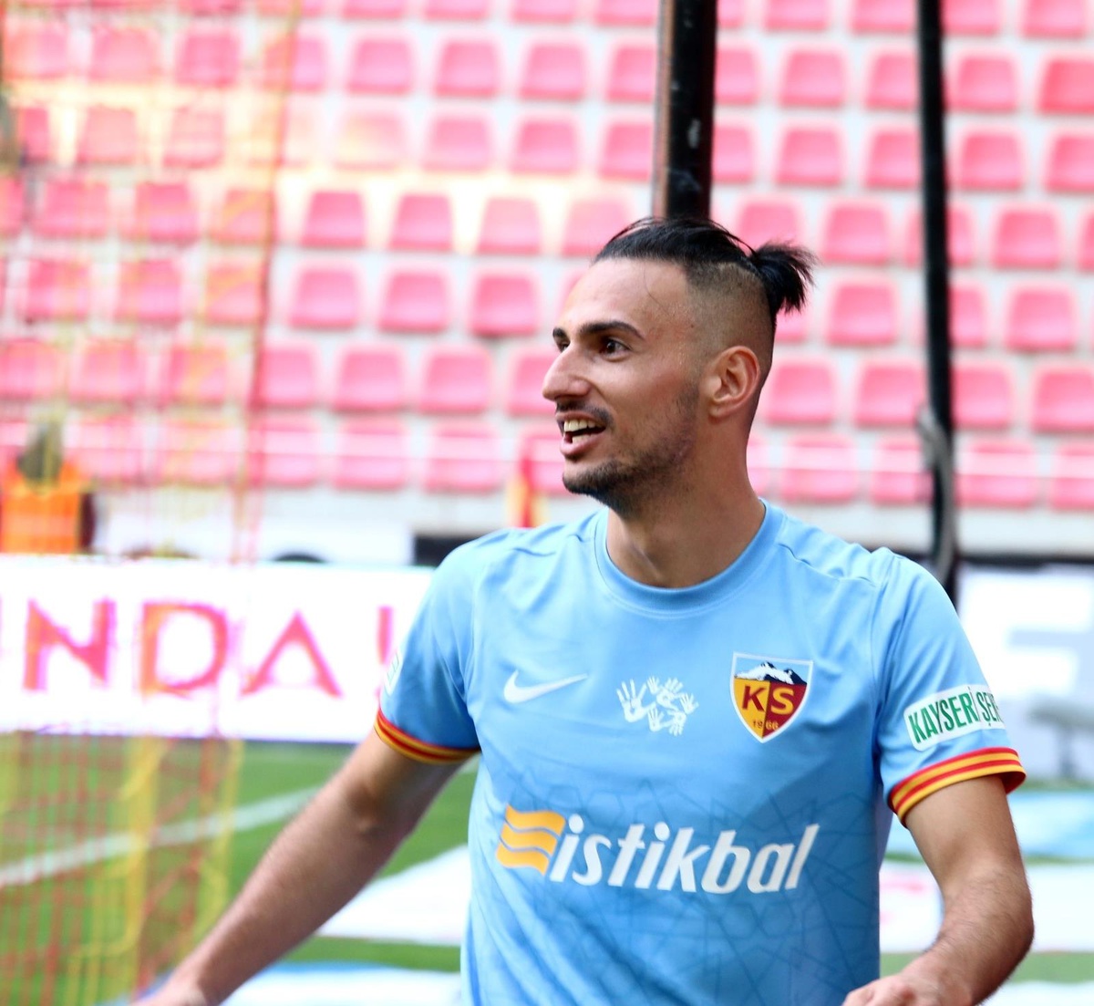 Kayserispor\'da Onur Bulut ilk kez kırmızı kart gördü