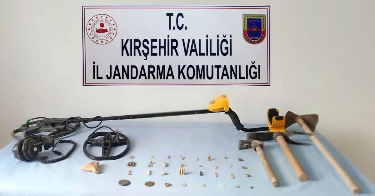 Kazı yaparken suçüstü yakalandı