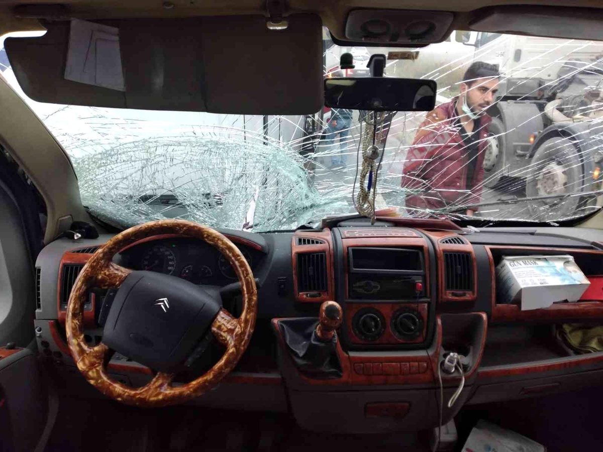 Son dakika! Kırklareli\'nde sis zincirleme kazaya sebep oldu: 1 yaralı