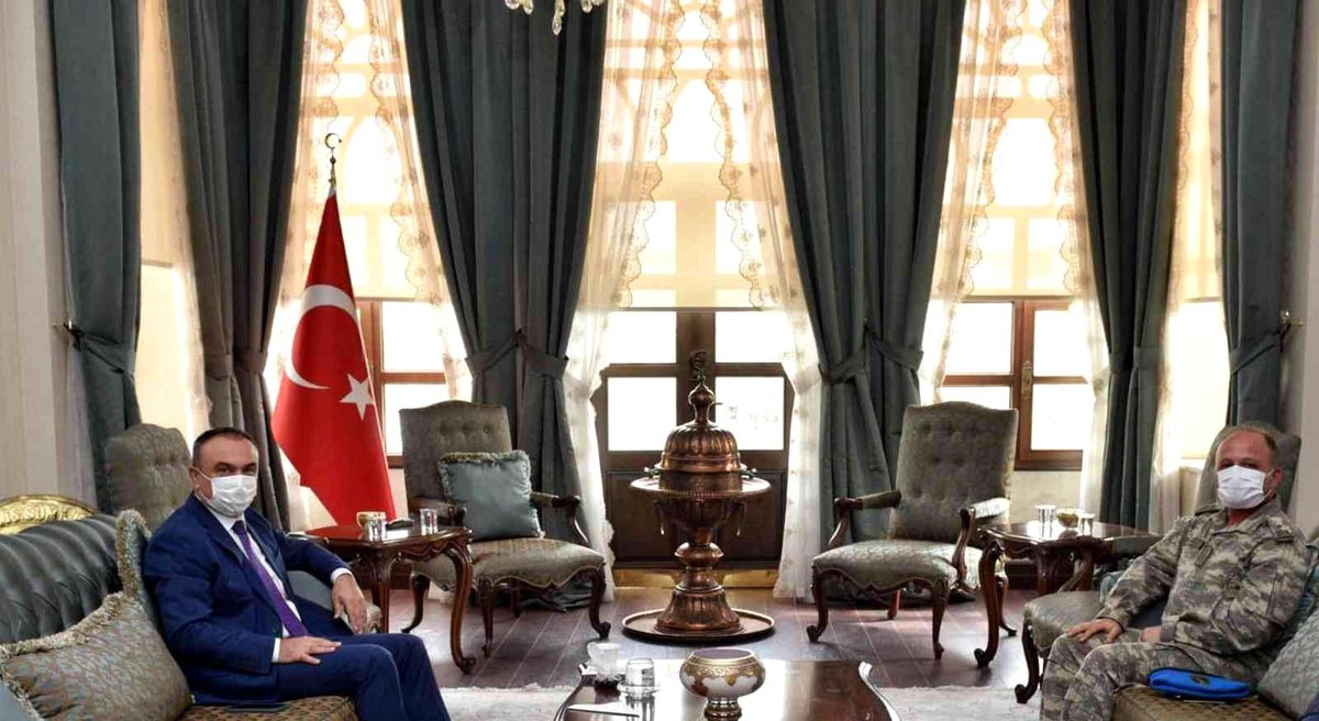 Tuğgeneral Oruçoğlu, Vali Soytürk ile bir araya geldi