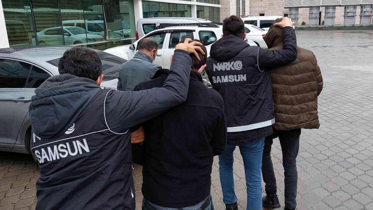 Uyuşturucu ticaretinden 3 kişi adliyeye sevk edildi