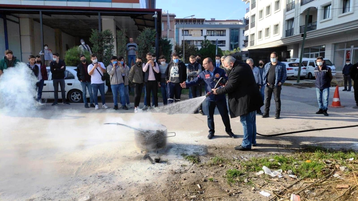 Son dakika haberi... Altınova MYO\'da deprem ve yangın tatbikatı