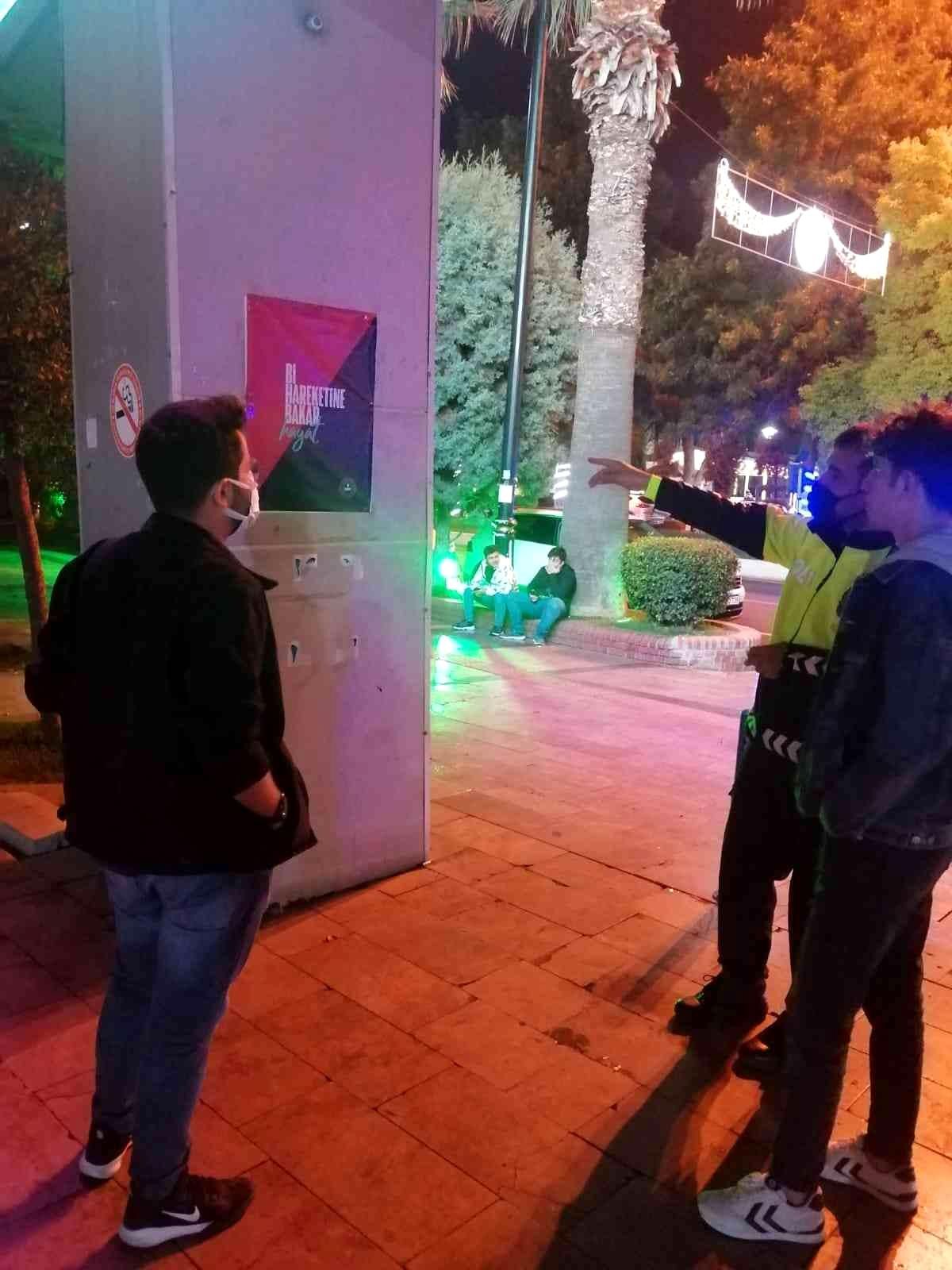 Aydın\'daki afişler merak konusu oldu