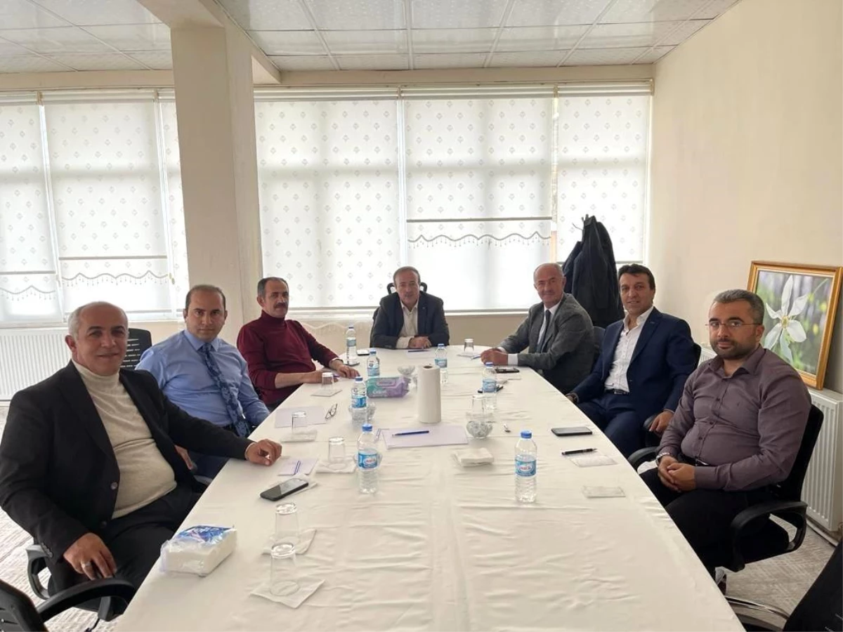 Bahçesaray\'da bir araya gelen ilçe belediye başkanları istişare ve değerlendirme toplantısı yaptı