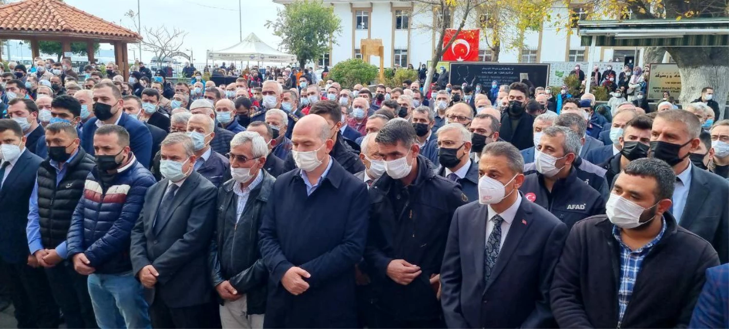 Bakan Soylu, Ayancık\'ta sel kayıplarının gıyabi cenaze namazına katıldı