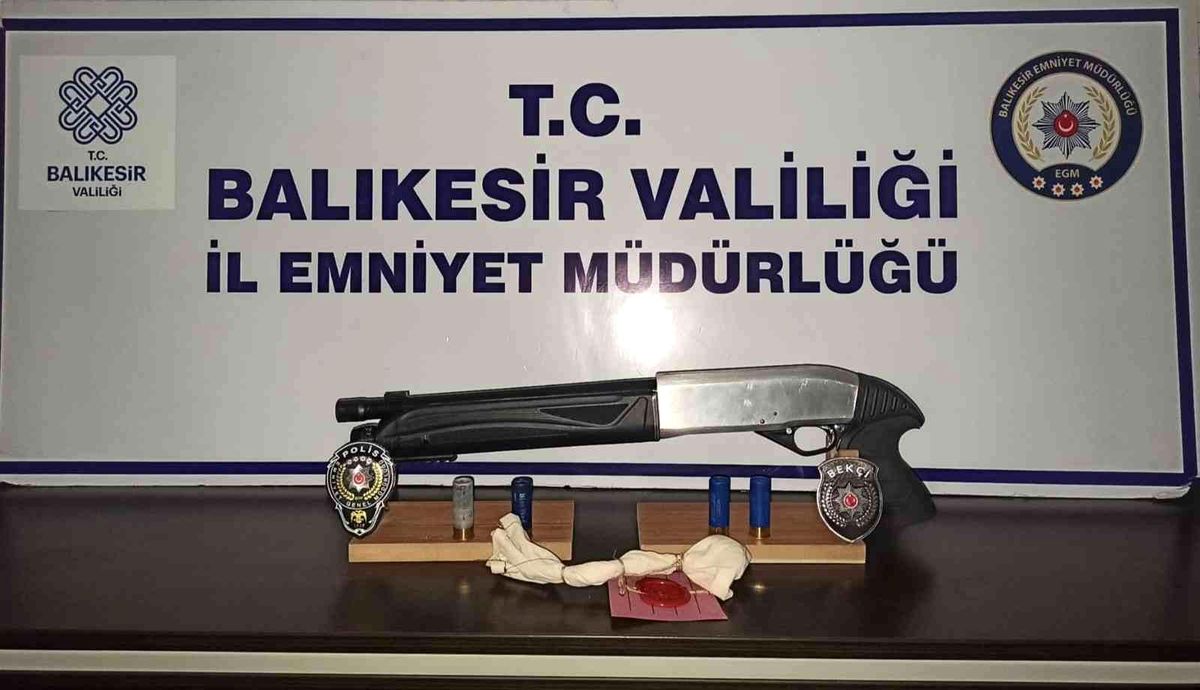 Son dakika haber... Balıkesir\'de polisten 37 şahsa gözaltı