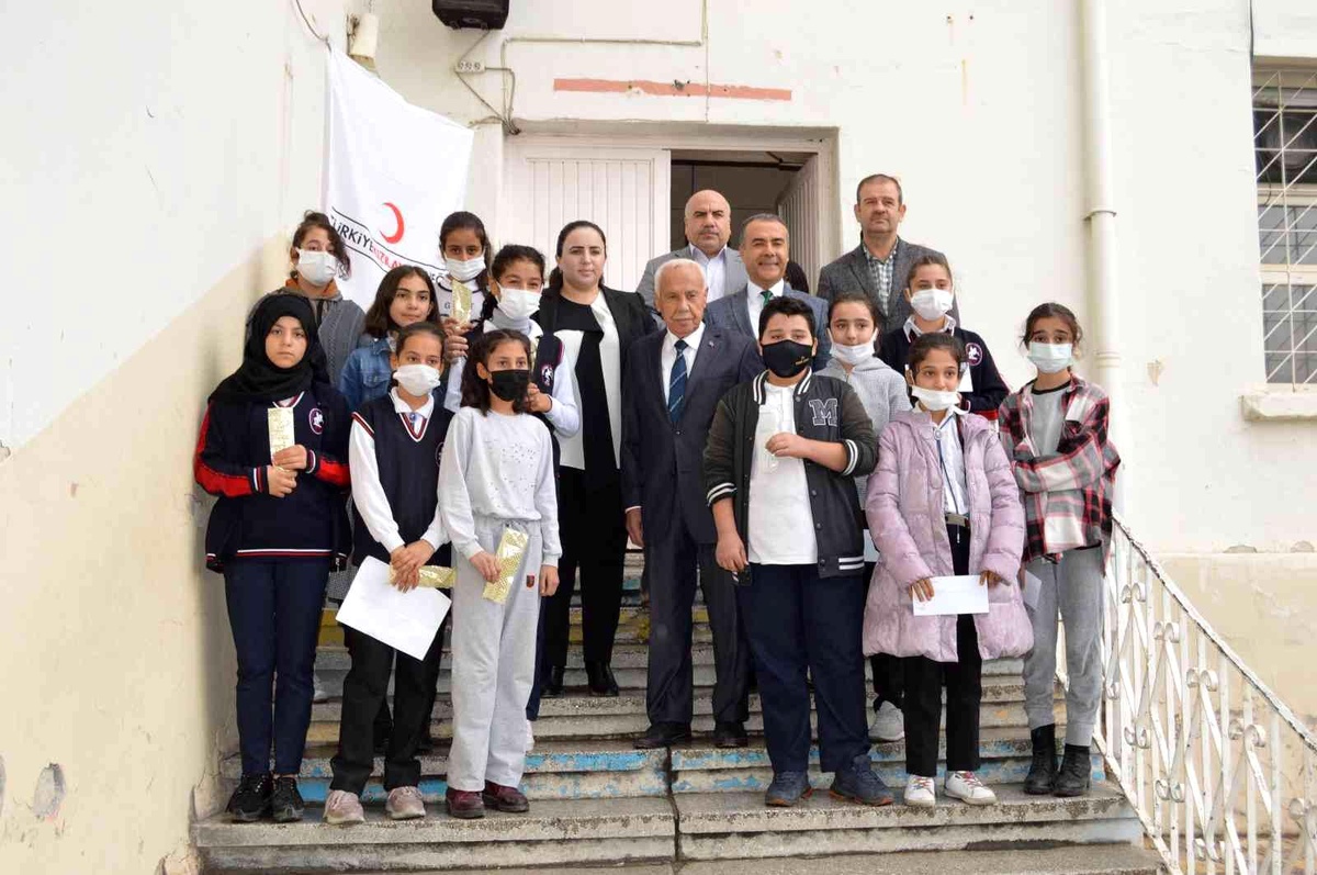 Besni\'de Kızılay Haftası etkinliklerle kutlandı
