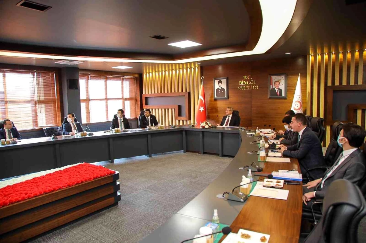 Bingöl\'de Vali Ekinci başkanlığında kaymakamlarla değerlendirme toplantısı gerçekleştirildi