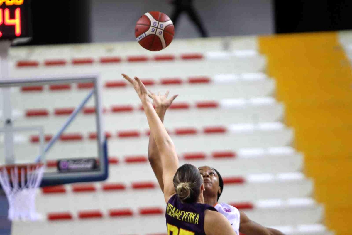 Çukurova Basketbol Avrupa\'da 4\'de 4 yaptı