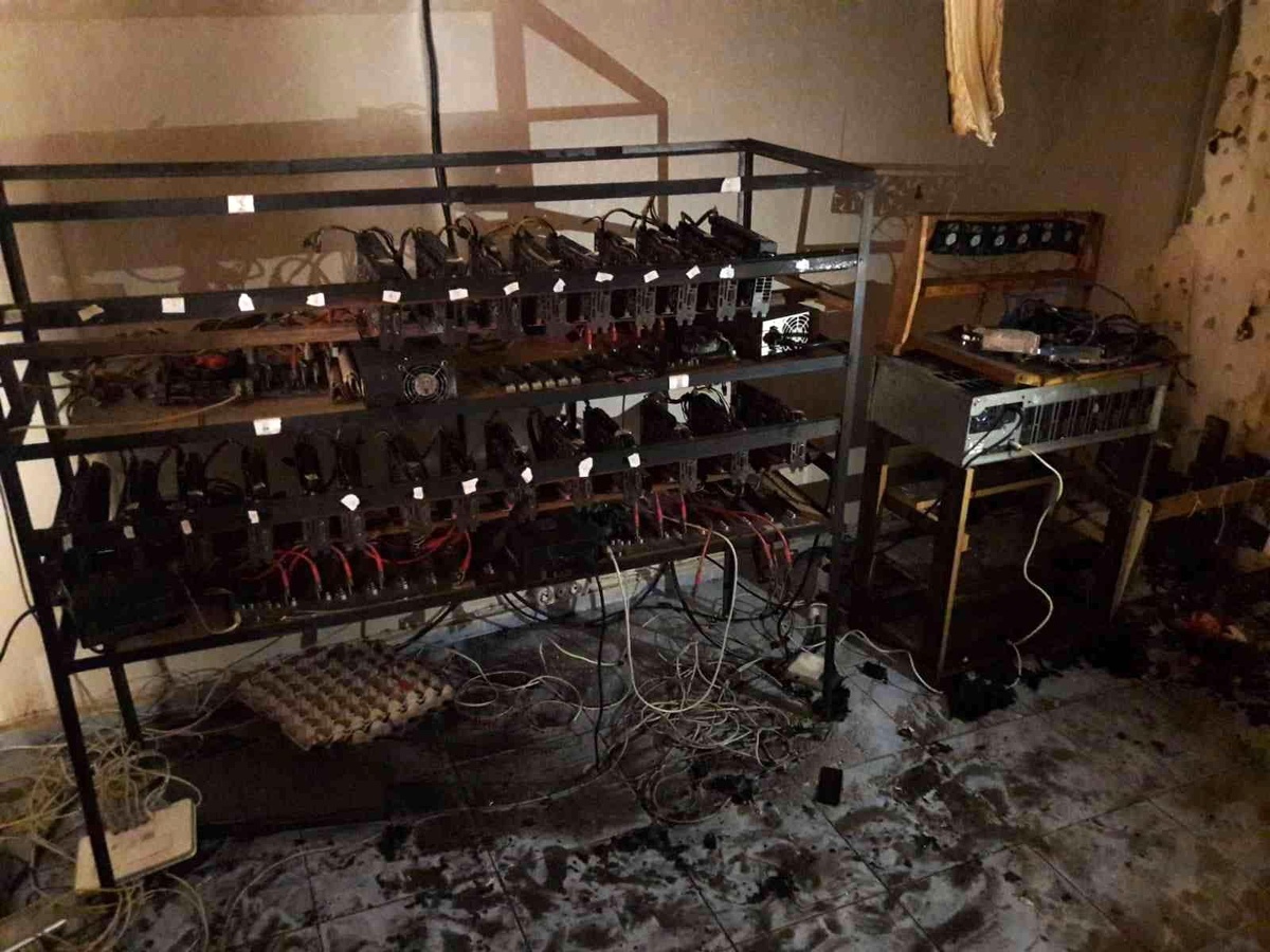 Son dakika haber | Depoda çıkan yangında bilgisayarlar kullanılamaz hale geldi
