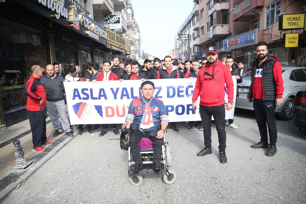 Düzcespor sevgisi "engel" tanımıyor