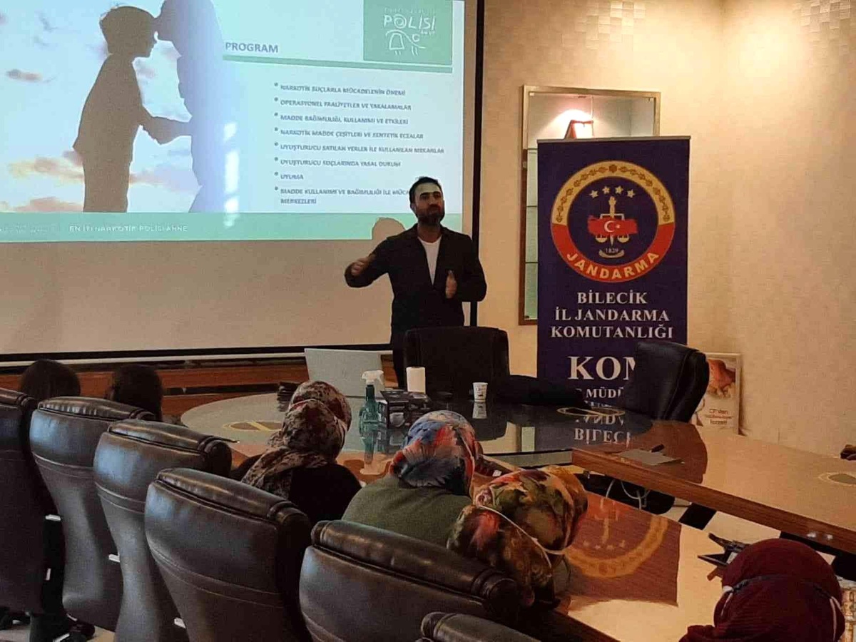 "En İyi Narkotik Polisi Anne" projesi kapsamında 150 anne ve anne adaylarına bilgi verildi