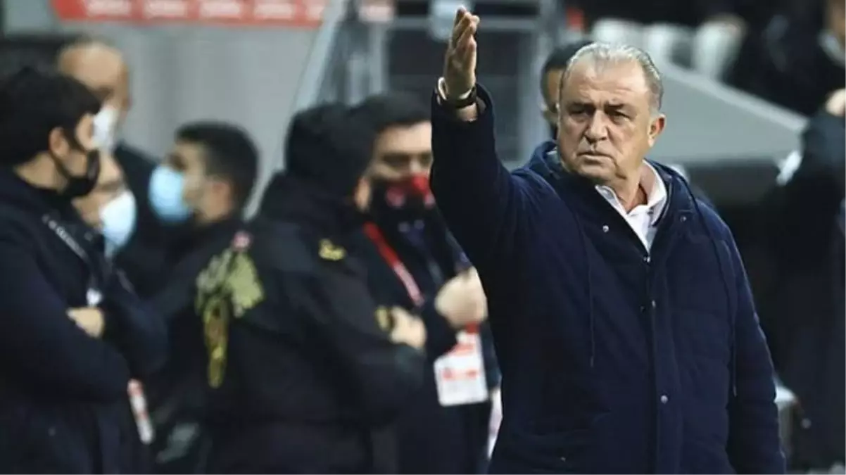 Fatih Terim\'den büyük sürpriz! Lokomotiv Moskova maçının ilk 11\'ini canlı yayında açıkladı