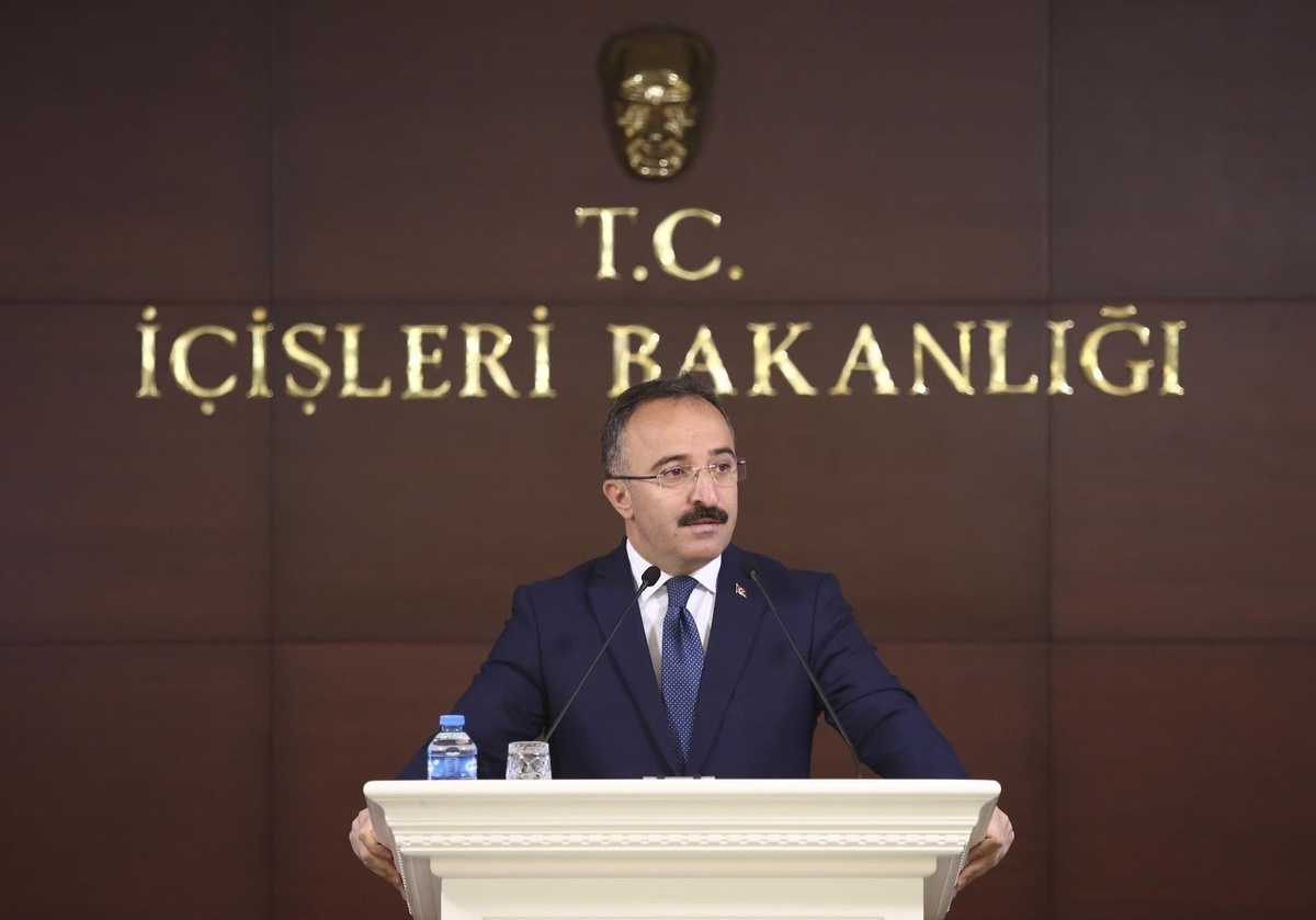 Son dakika... İçişleri Bakan Yardımcısı Çataklı: "Ekim ayında 98 terörist etkisiz hale getirilmiştir"