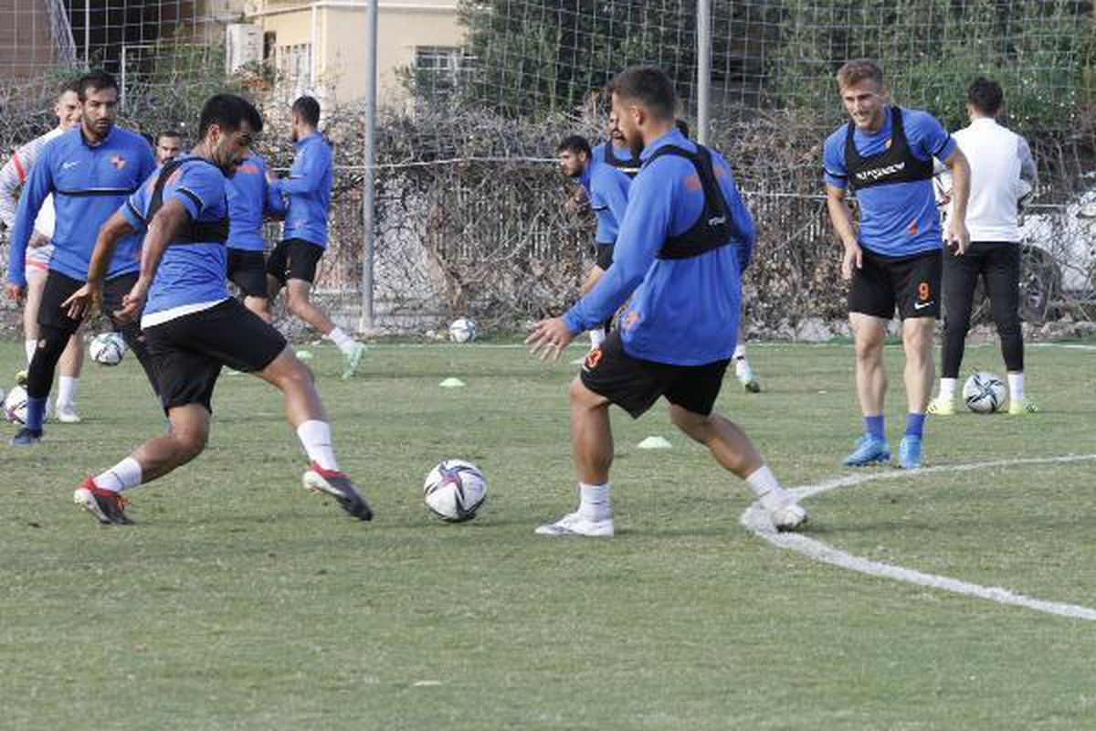 İskenderunspor liderlik peşinde
