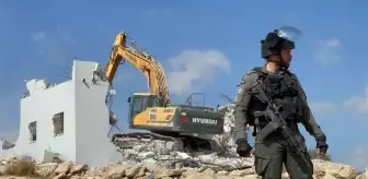 İsrail güçleri Batı Şeria'da Filistinlilere ait bir evi yıktı