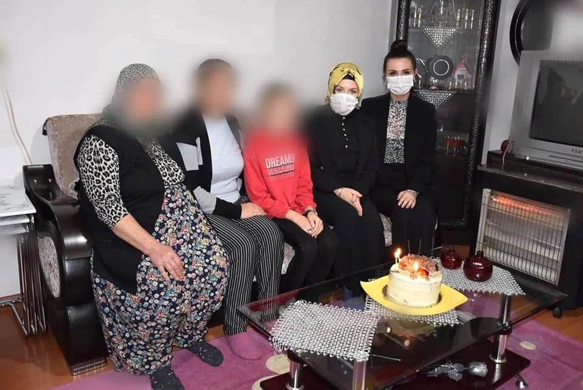 Kaymakamlıktan öksüz ve yetim çocuklara doğum günü sürprizi