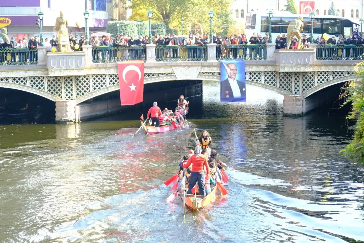 Kürekler bu kez Cumhuriyet Kupası için çekildi