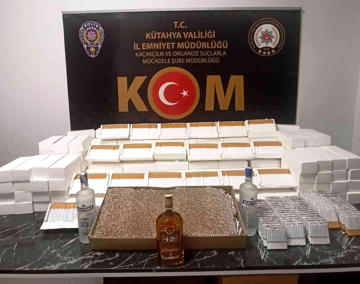 Kütahya\'da kaçak sigara ve içki operasyonu