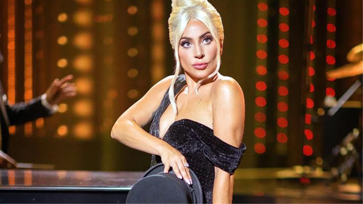 Lady Gaga, çırılçıplak verdiği pozla gündem oldu