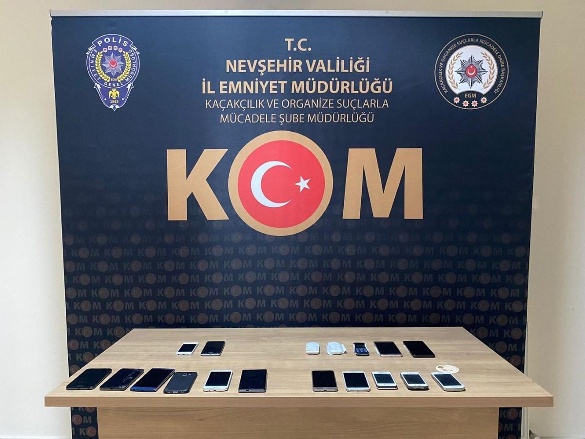 Nevşehir\'de eşzamanlı kaçak cep telefonu operasyonu