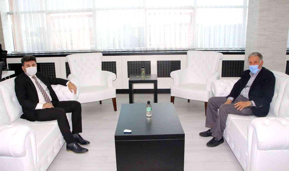 Prof. Dr. Kepekçi, Rektör Karacoşkun\'la bir araya geldi