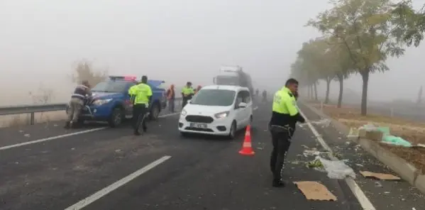 ŞANLIURFA'DA 2 TIR ÇARPIŞTI 1 YARALI