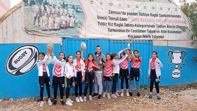 Tag Ragbi'de Türkiye 2'ncisi olan Dicle YİBO kız takımı, bu sene 1'nci olmak için çalışıyor