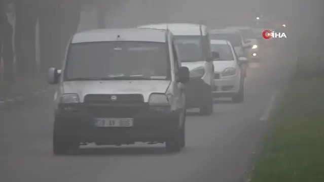 Trakya'da etkili olan yoğun sis sürücülere zor anlar yaşattı