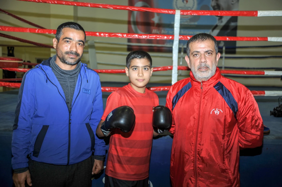 12 yaşındaki Ahmet, lösemiyi 2 yılda "nakavt etti" ve çok sevdiği ringlere döndü