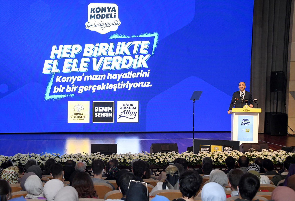 Altay, gençlik çalışmalarını anlattığı toplantıda \'Genç Kültür Kart\'ı tanıttı