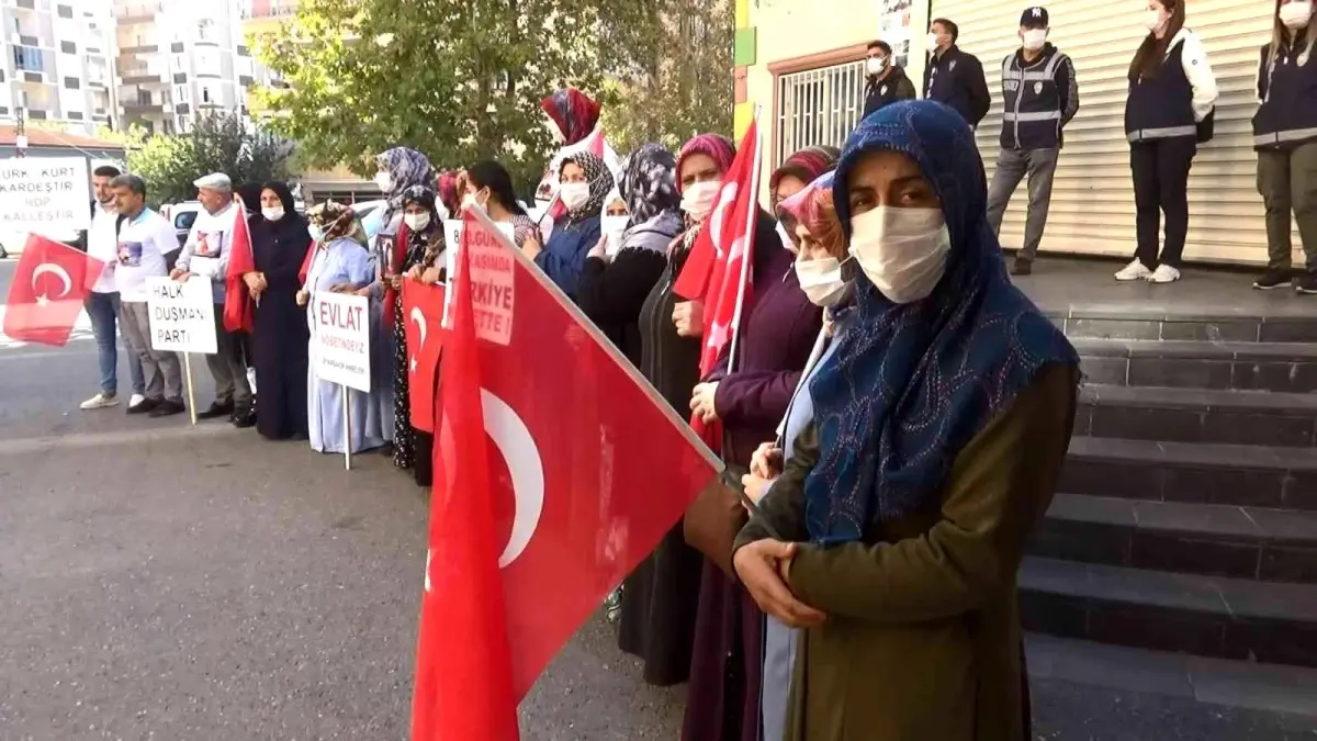 Evlat nöbetindeki ağabey, kardeşini HDP ve PKK\'dan istiyor