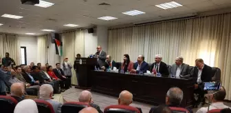 Filistinli aile 106 yıldır gözü gibi baktığı Osmanlı askerinin emanetini Büyükelçi Demirer'e teslim etti (2)