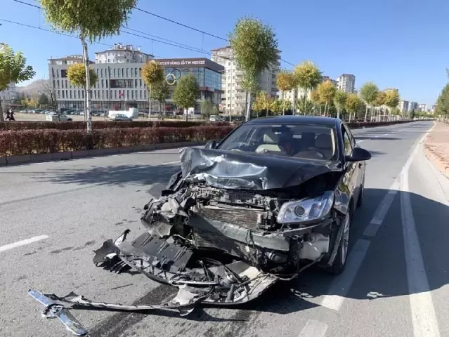 son dakika haberi kayseri de trafik kazasi 2 yarali