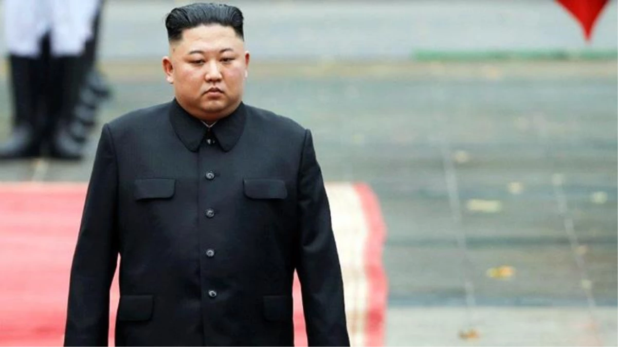 Kim Jong-un ülkede, ailesine ait bütün fotoğrafları kaldırtıyor