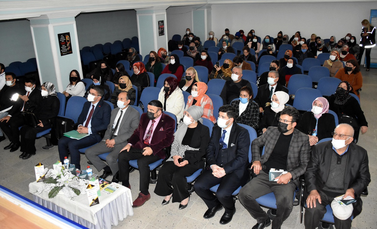 Kırıkkale\'de madde bağımlısı gençlerin annelerine seminer verildi