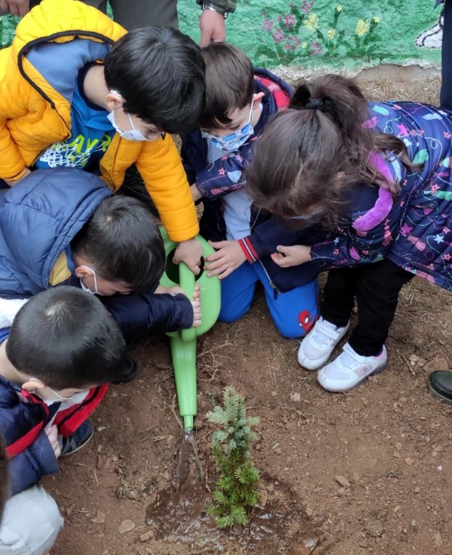 Kırşehir'de öğrencilere 1,2 ton ağaç tohumu dağıtıldı