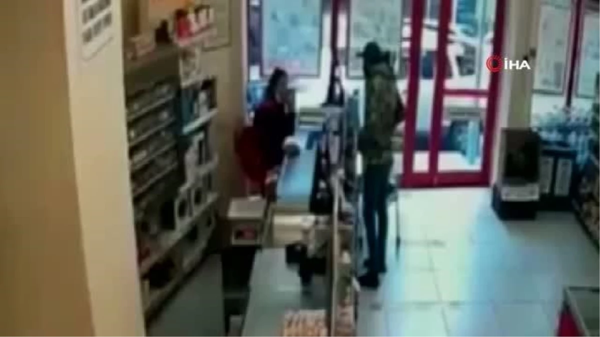 Marketlere dadanan bıçaklı gaspçı yakalandı