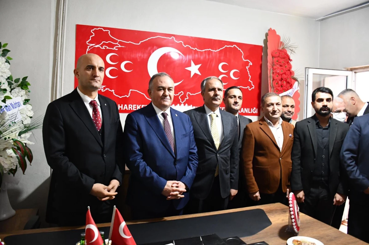 MHP Grup Başkanvekili Akçay, partisinin Yüksekova ilçe binasının açılışına katıldı