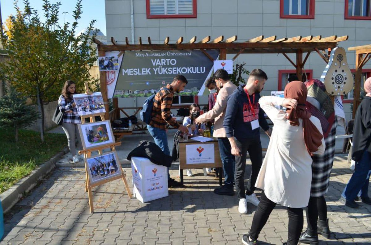 Muş Alparslan Üniversitesi\'ndeki öğrenci toplulukları tanıtıldı