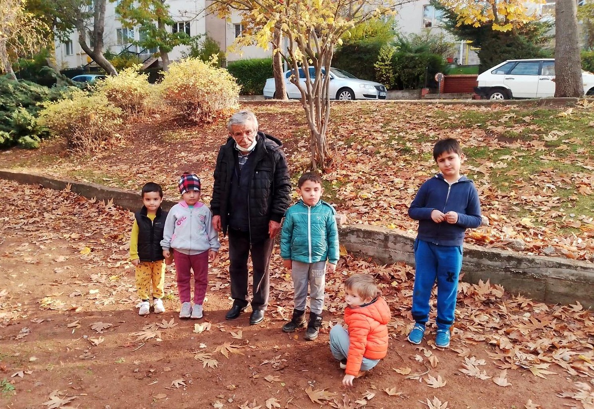 Pastırma yazı dede ve torunları parklara döktü