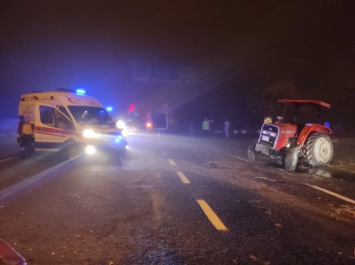 Tarım işçilerini taşıyan minibüs traktörle çarpıştı: 15 yaralı