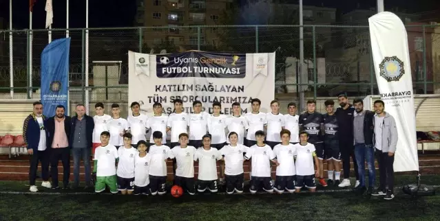 Uyanış Gençlik Futbol Turnuvası başladı