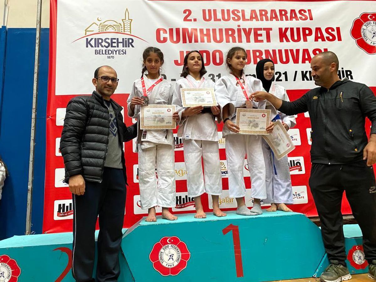 Vanlı judocular Uluslararası Cumhuriyet Judo Turnuvasında 9 madalya kazandı