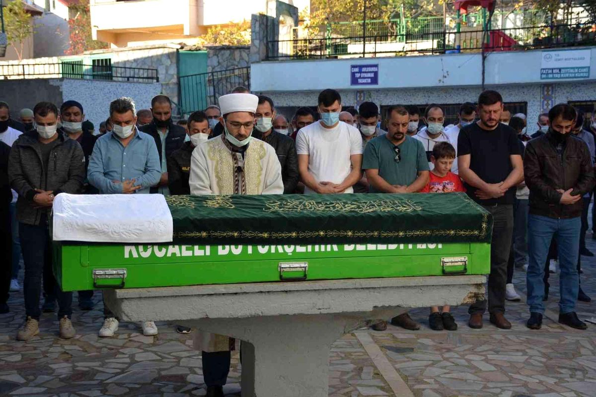 Ağabeyi adliyeye sevk edildi, kardeşi ise son yolculuğuna uğurlandı